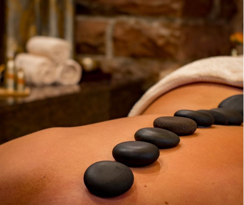 Massage đá nóng Khuê Mỹ Đông2