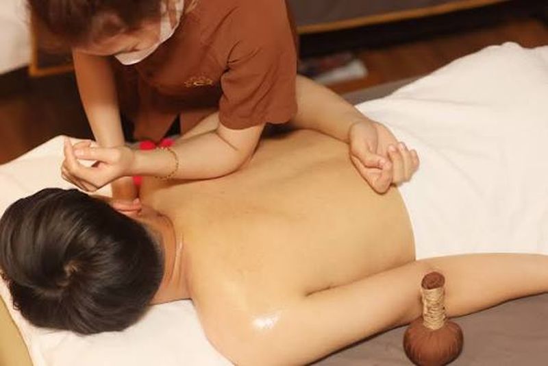 Massage mô sâu tại Lụa Retreat Spa – Chăm sóc cơ thể bằng sự tận tâm